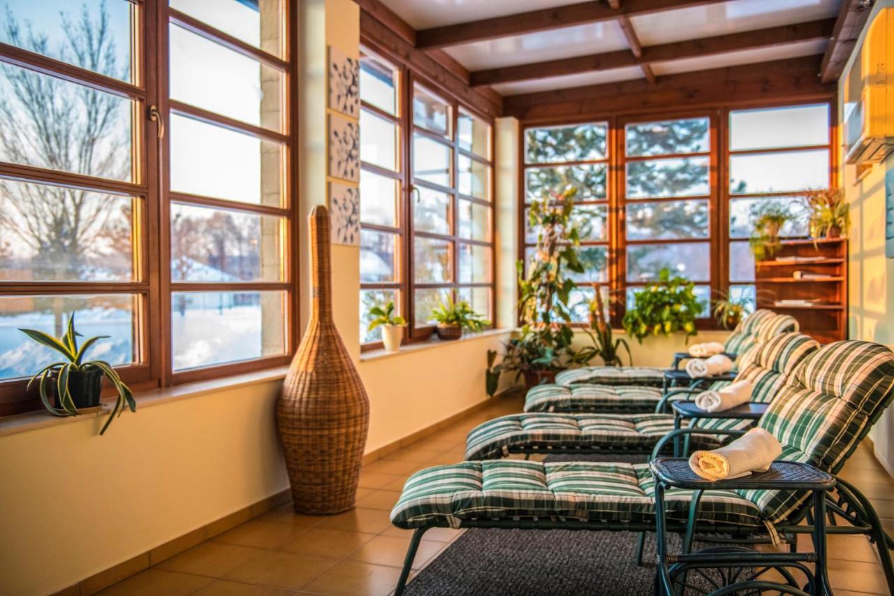 Hotel Forest Hills Zirc Dış mekan fotoğraf