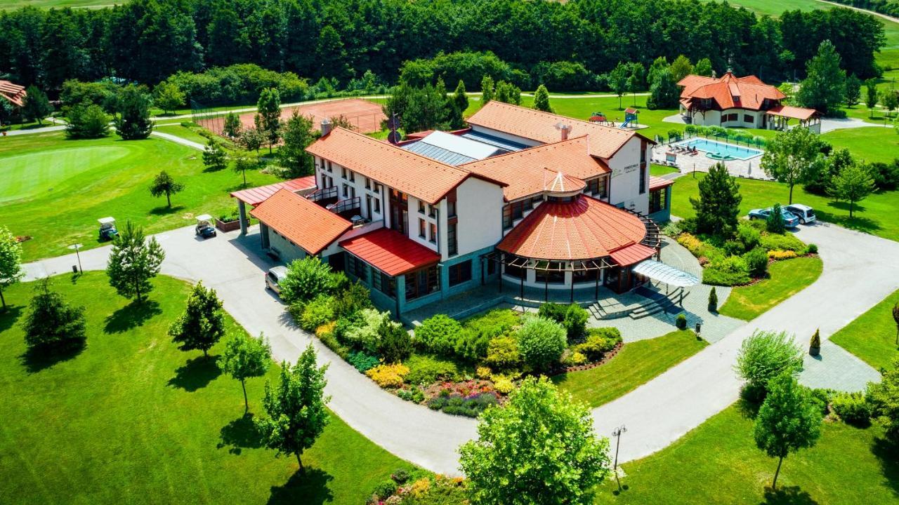 Hotel Forest Hills Zirc Dış mekan fotoğraf