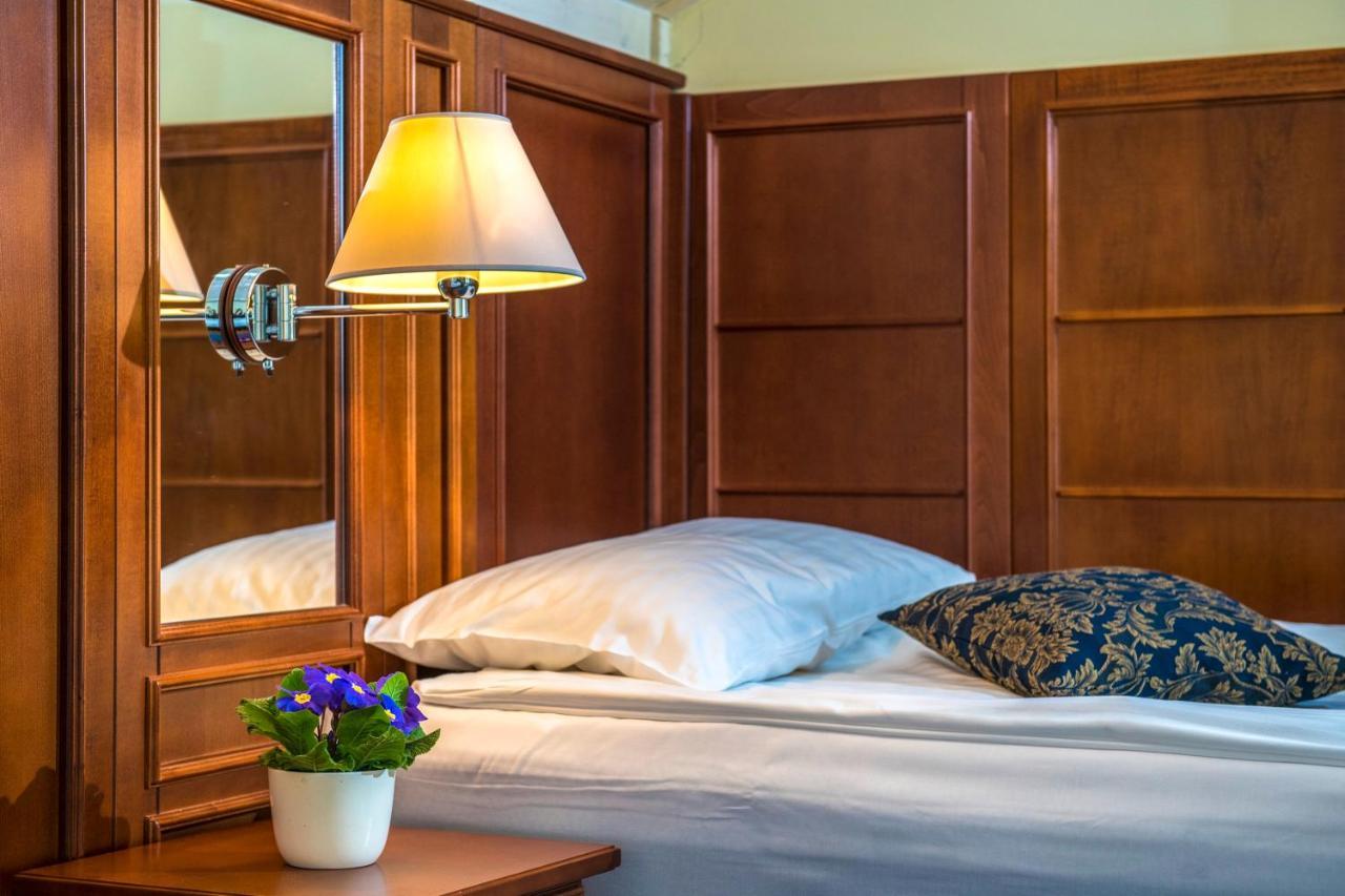 Hotel Forest Hills Zirc Dış mekan fotoğraf