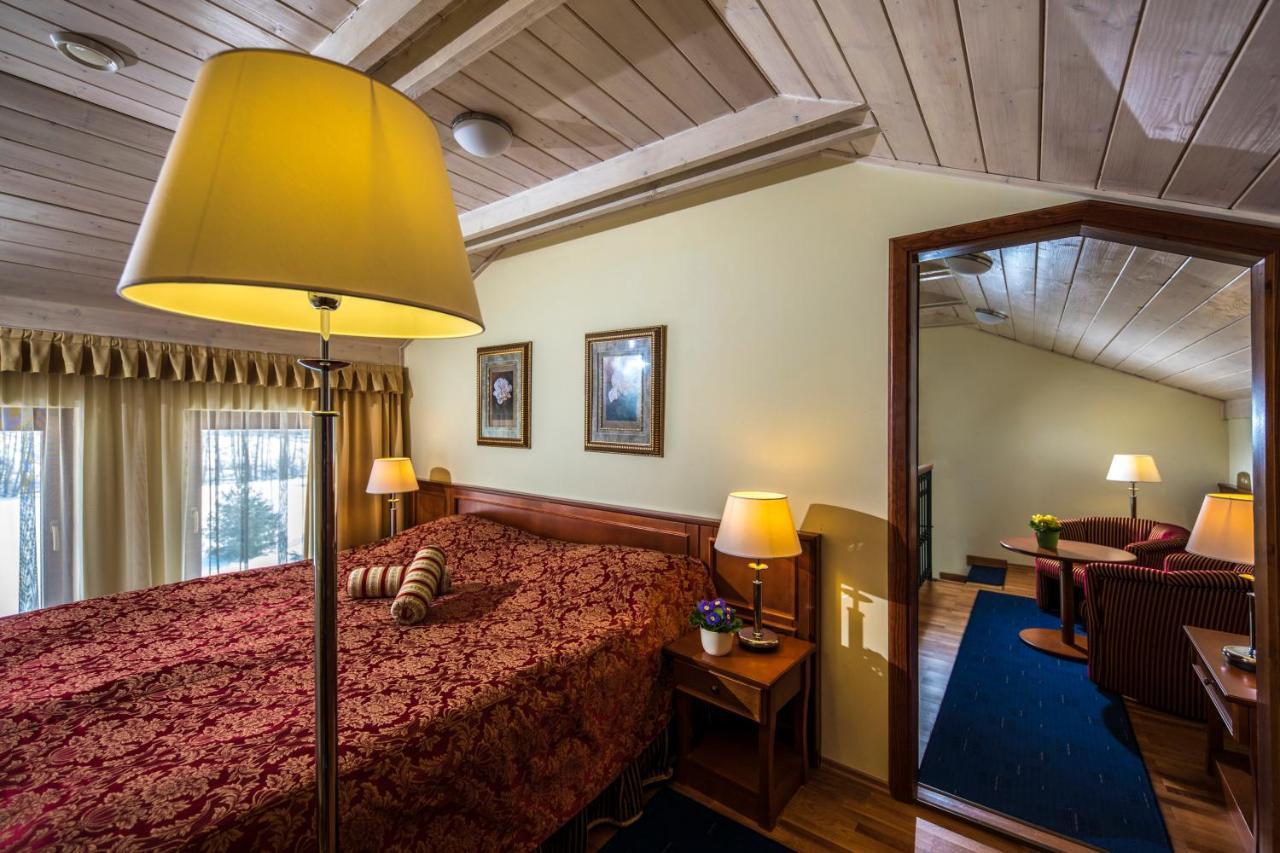 Hotel Forest Hills Zirc Dış mekan fotoğraf