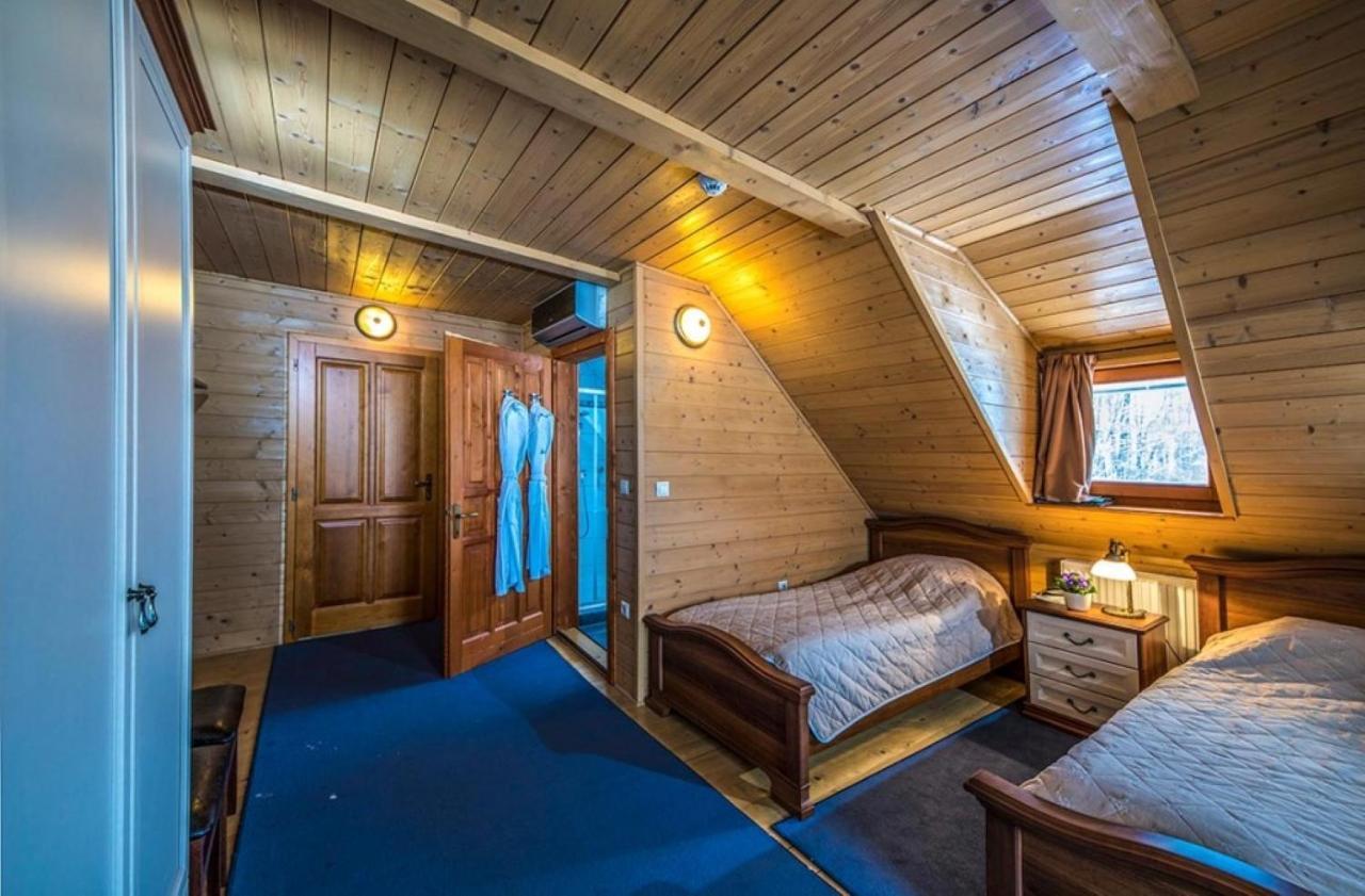 Hotel Forest Hills Zirc Dış mekan fotoğraf