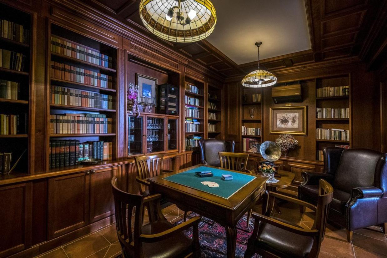 Hotel Forest Hills Zirc Dış mekan fotoğraf