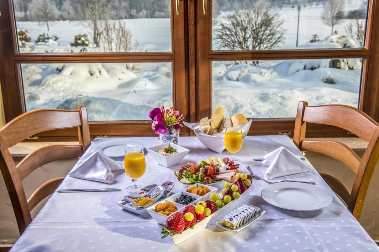 Hotel Forest Hills Zirc Dış mekan fotoğraf