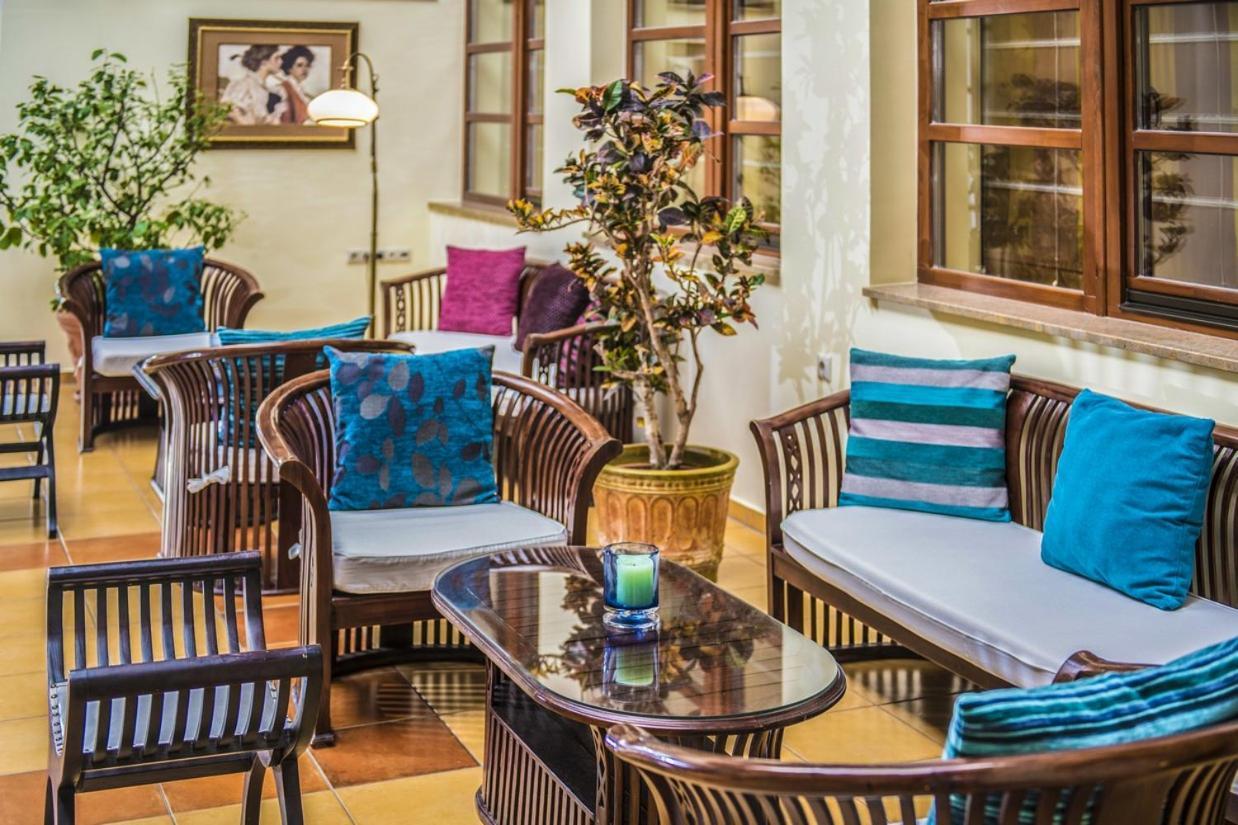 Hotel Forest Hills Zirc Dış mekan fotoğraf