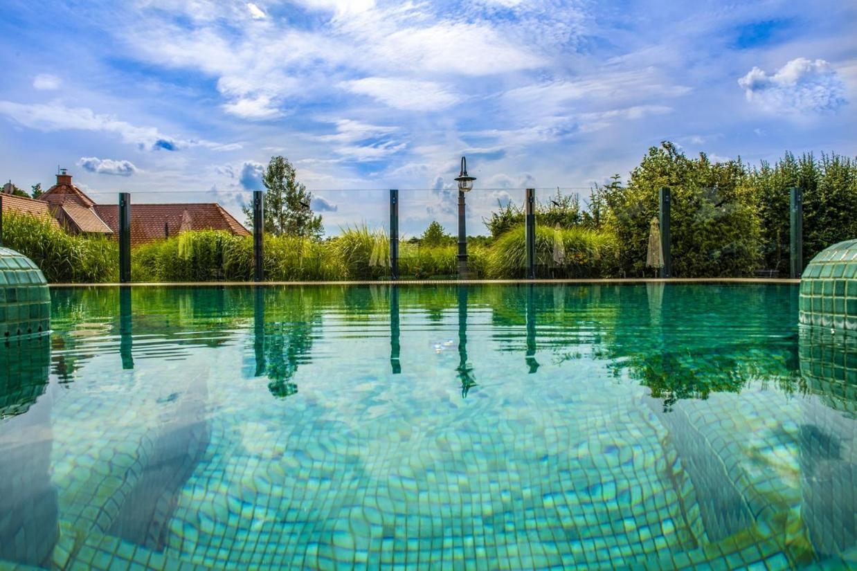 Hotel Forest Hills Zirc Dış mekan fotoğraf
