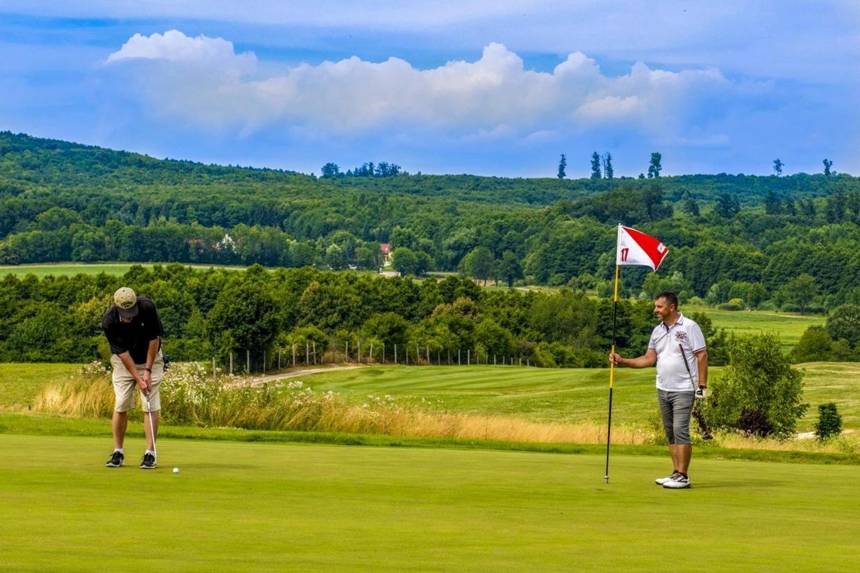 Hotel Forest Hills Zirc Dış mekan fotoğraf